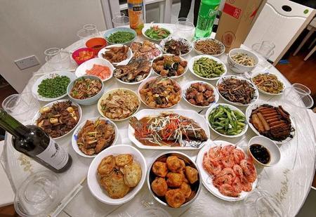 大年三十晚上吃年夜饭